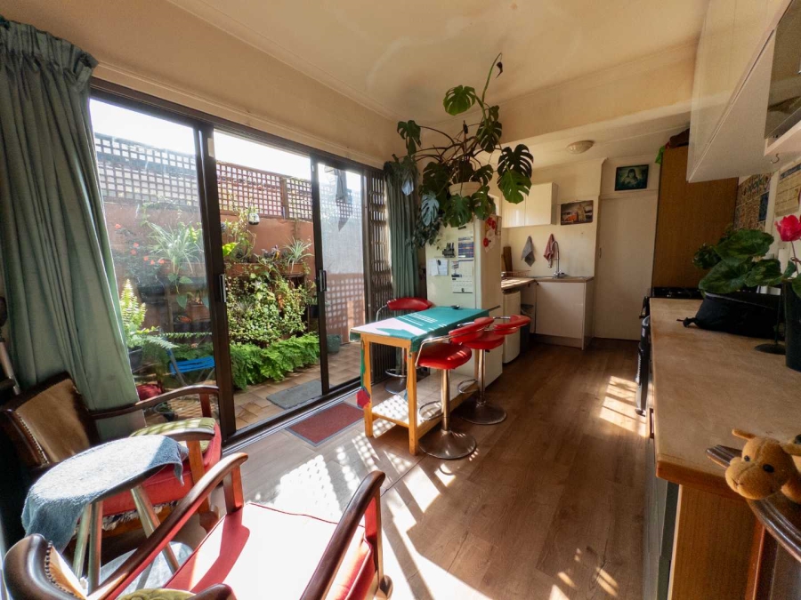 1 Bedroom Property for Sale in Sea Point Western Cape